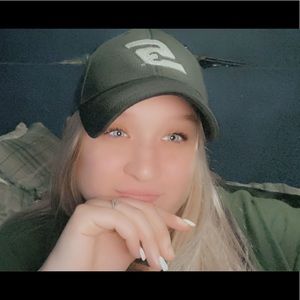 Meet your Posher, Kelley